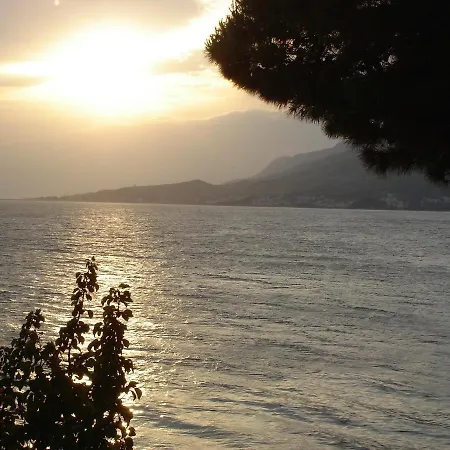 Aga Πανσιόν Omiš